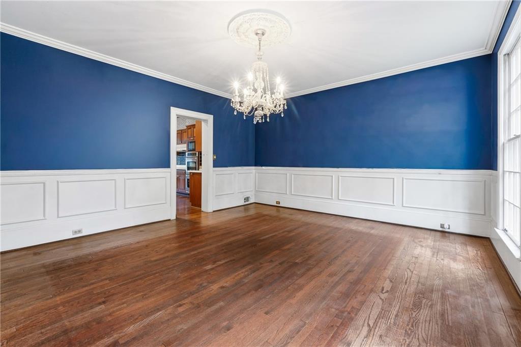 956 W Wesley Road NW