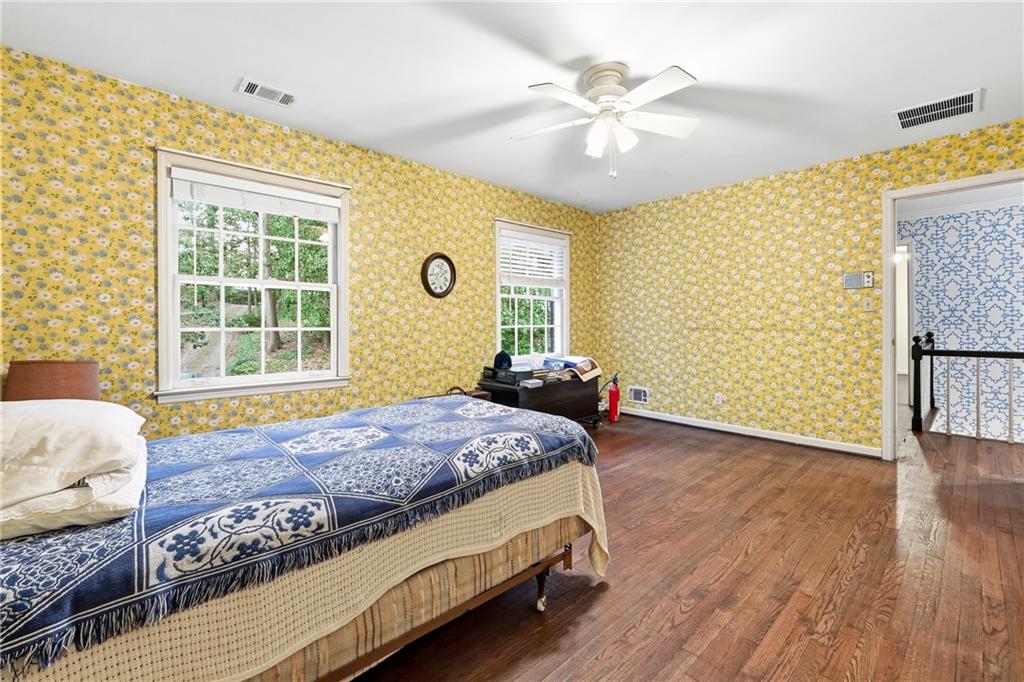 956 W Wesley Road NW