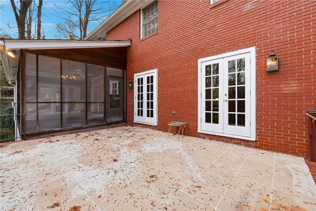 956 W Wesley Road NW