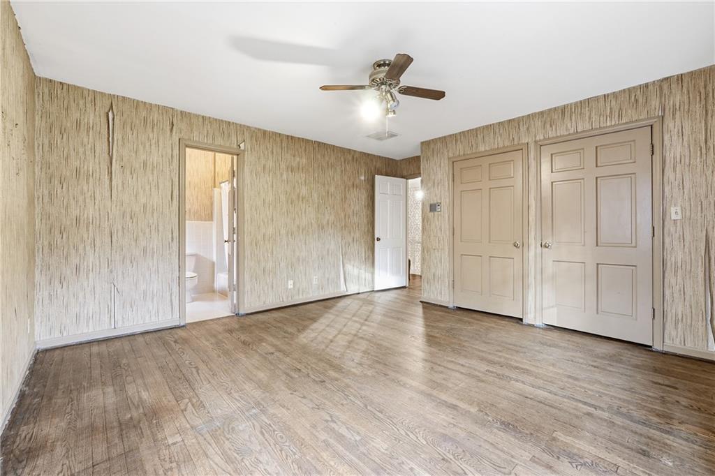 956 W Wesley Road NW