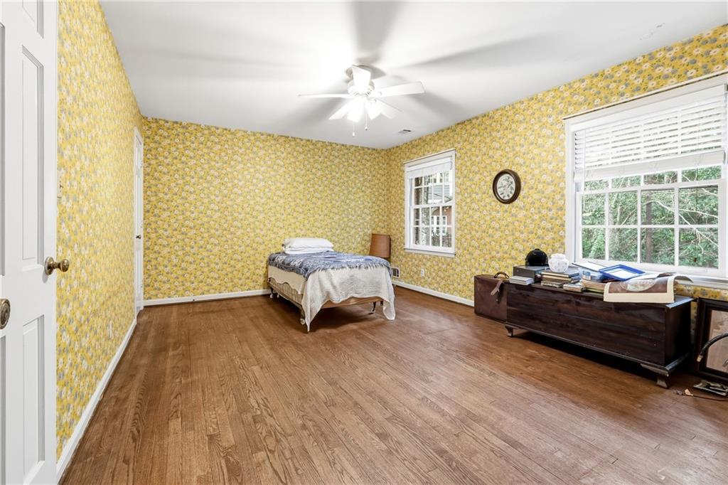 956 W Wesley Road NW