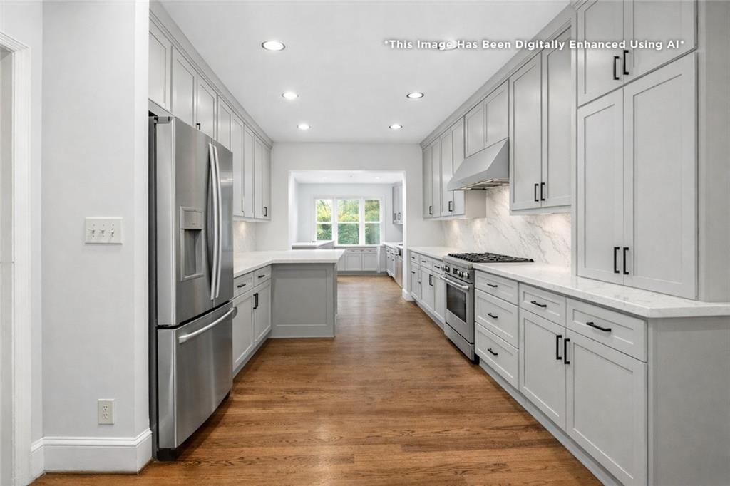 956 W Wesley Road NW