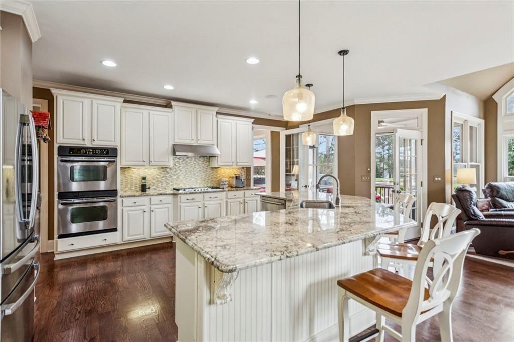 3020 Woodbridge Lane