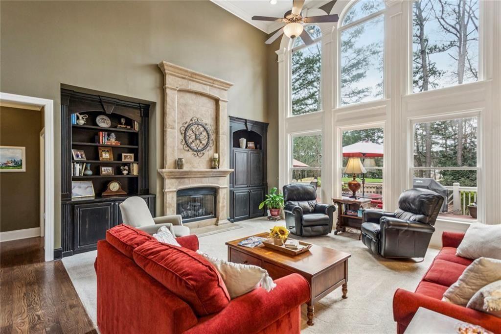 3020 Woodbridge Lane