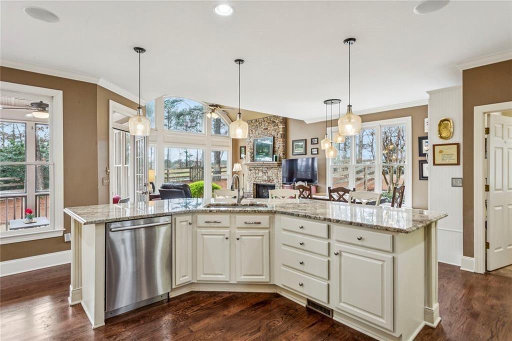 3020 Woodbridge Lane