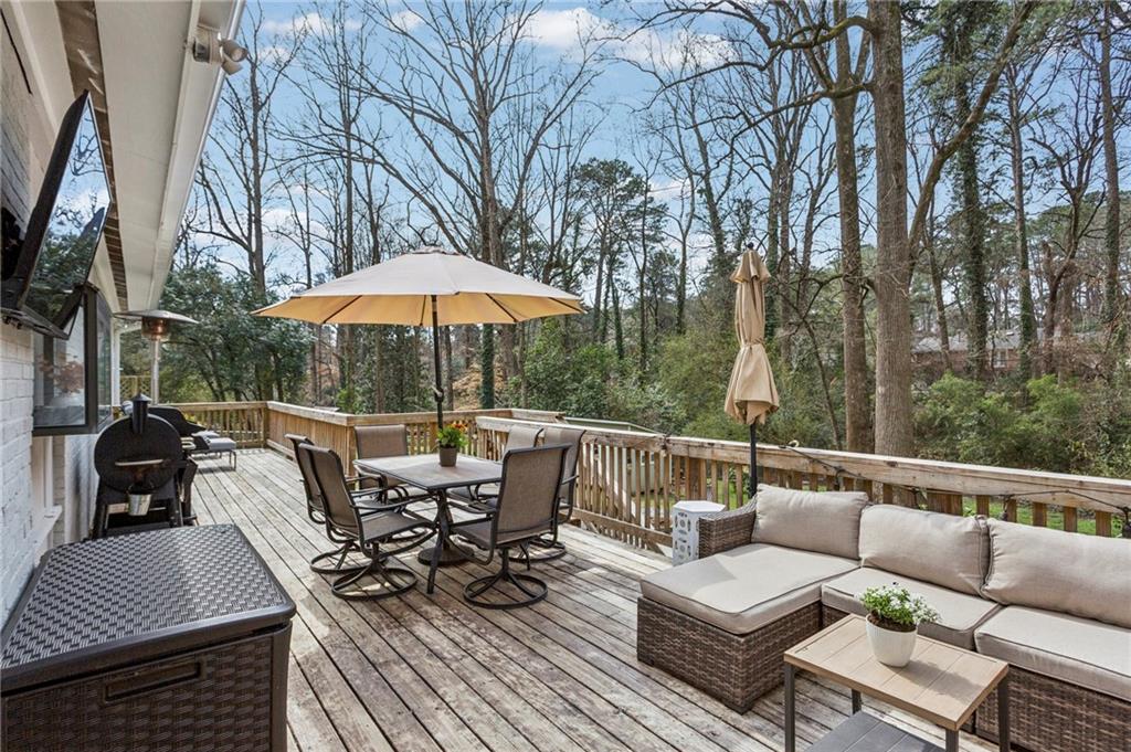 2632 Woodacres Road NE