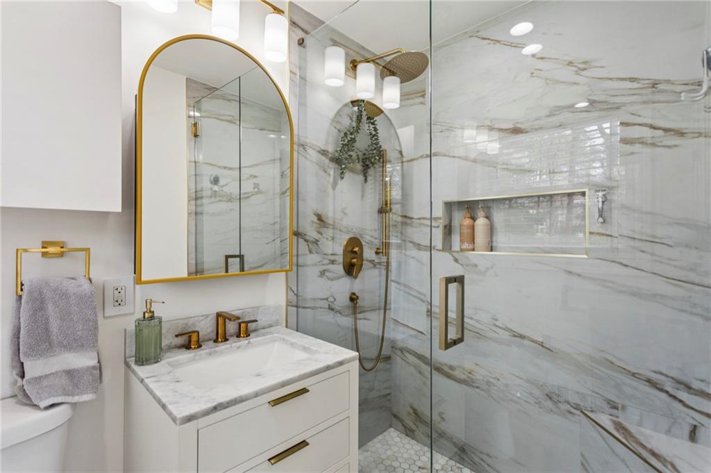 2632 Woodacres Road NE