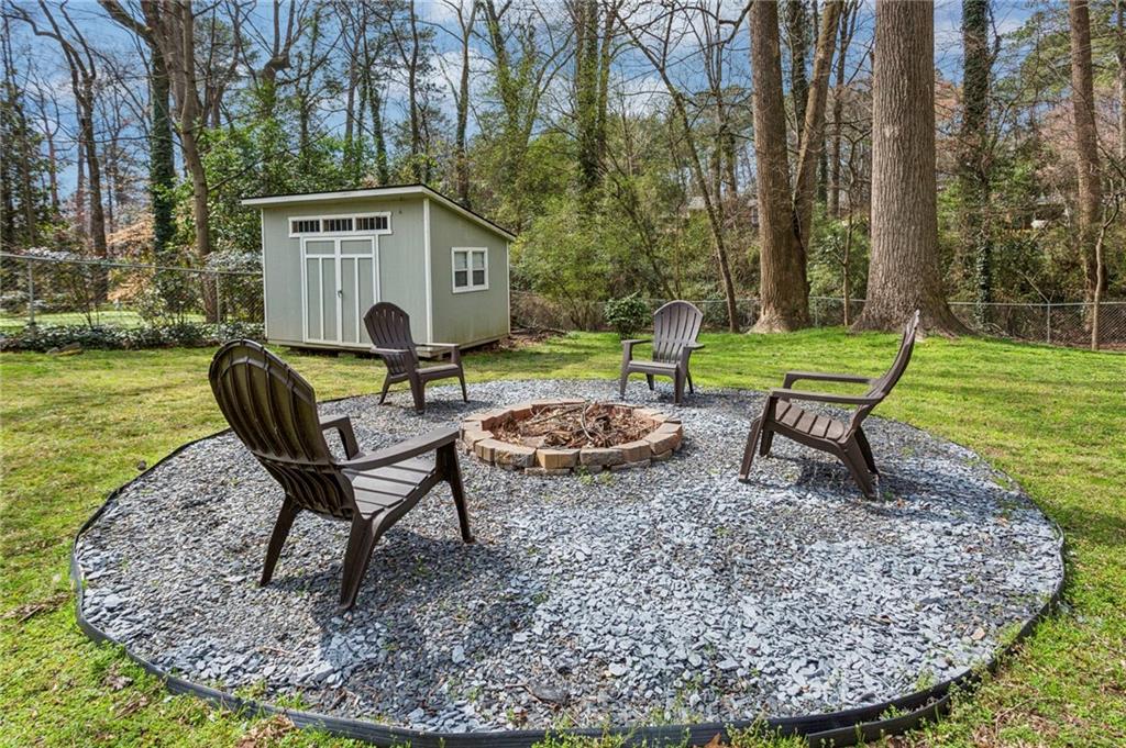 2632 Woodacres Road NE