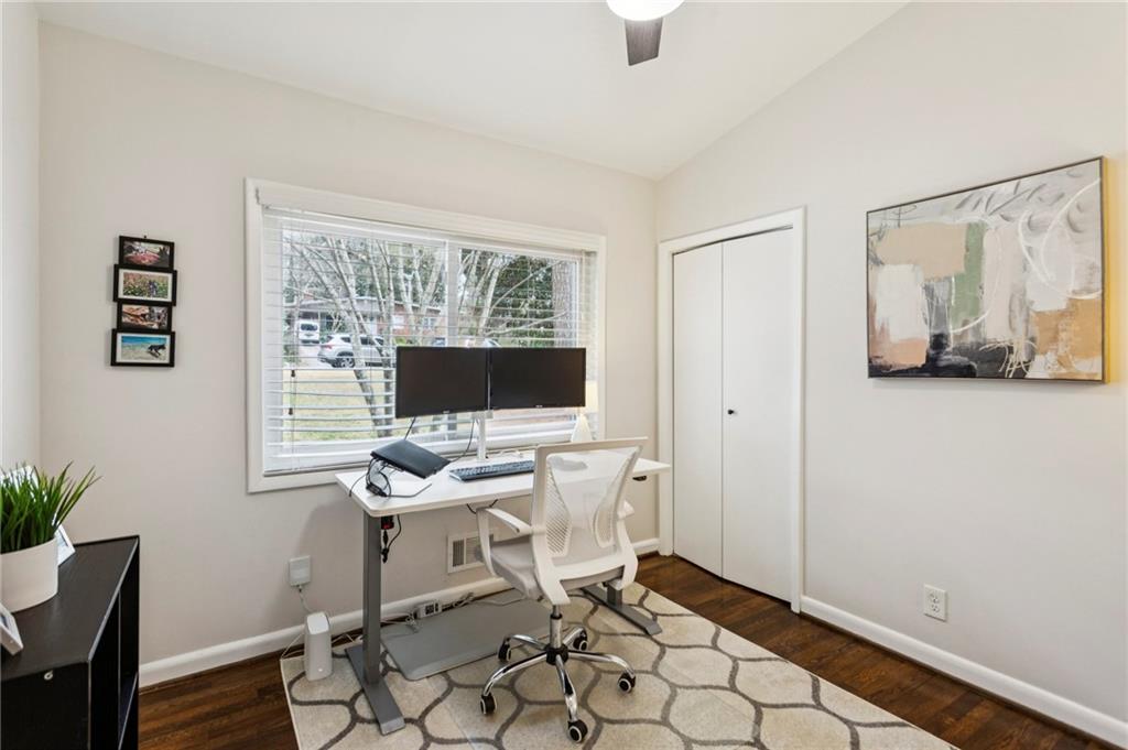 2632 Woodacres Road NE