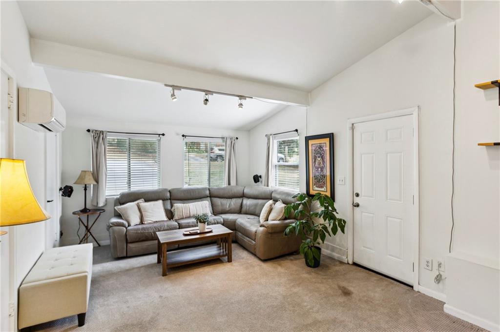 2632 Woodacres Road NE