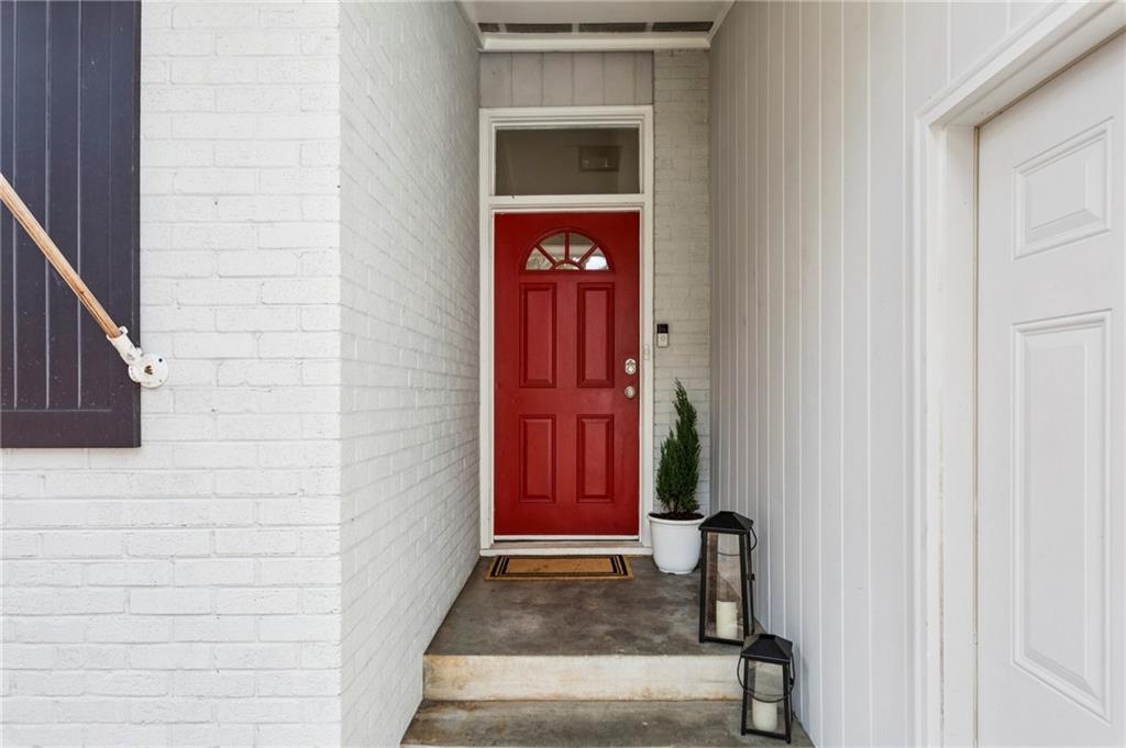 2632 Woodacres Road NE