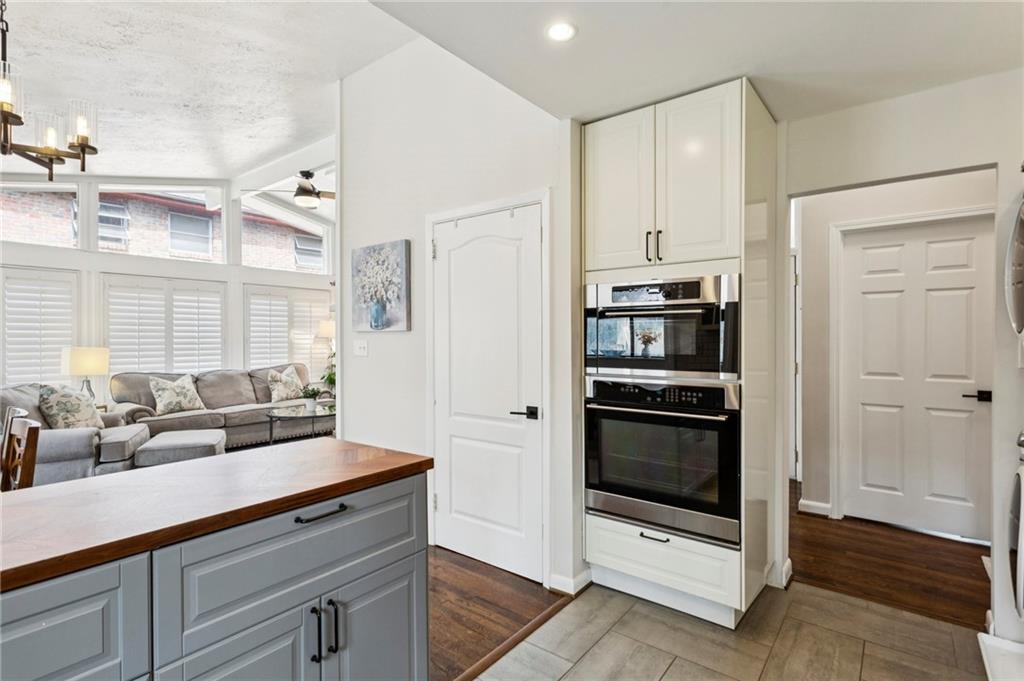 2632 Woodacres Road NE