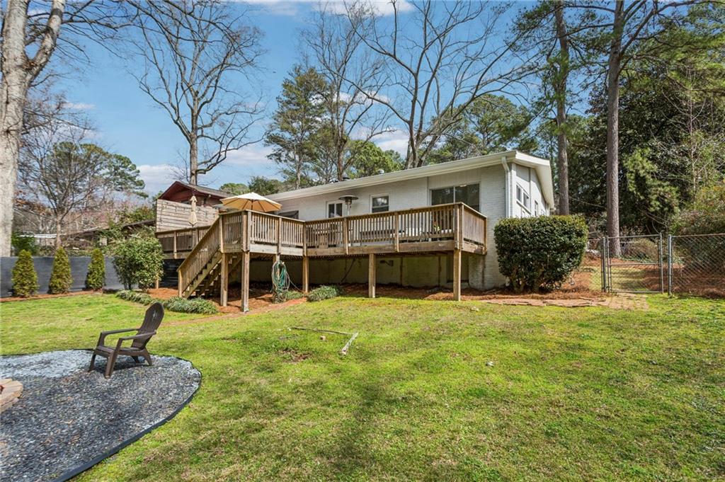 2632 Woodacres Road NE