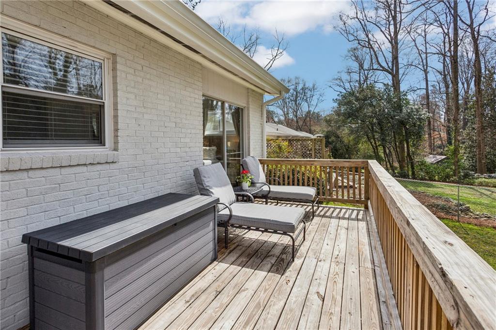 2632 Woodacres Road NE