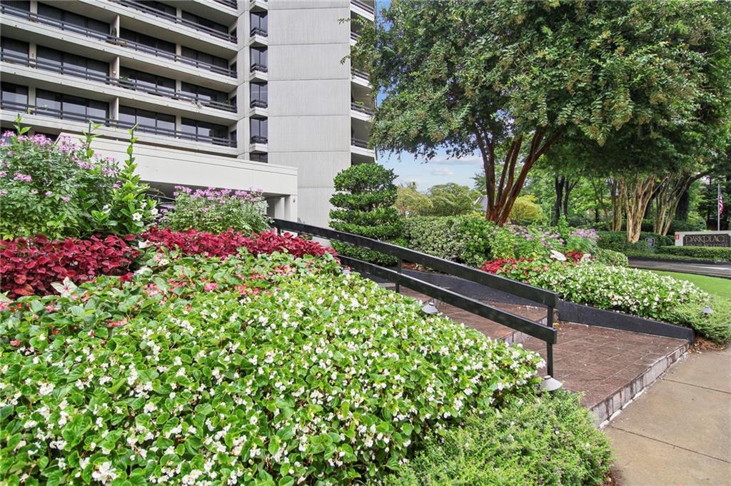 2660 Peachtree Road NW Unit 4G