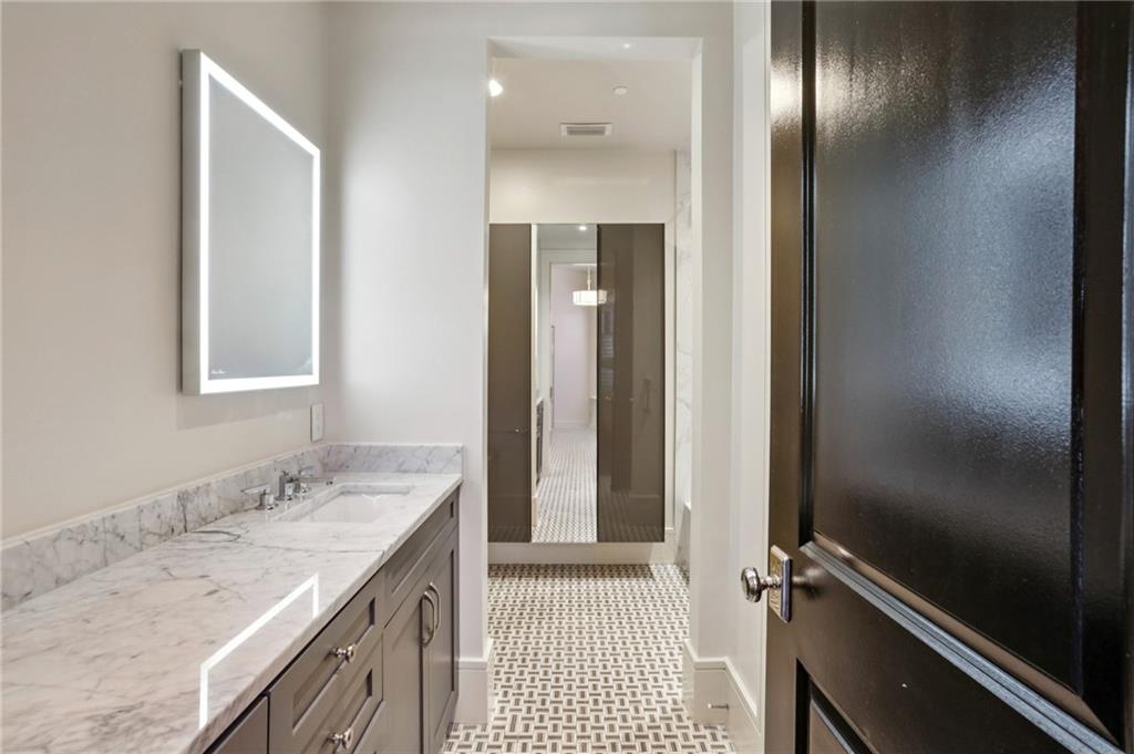 2660 Peachtree Road NW Unit 4G