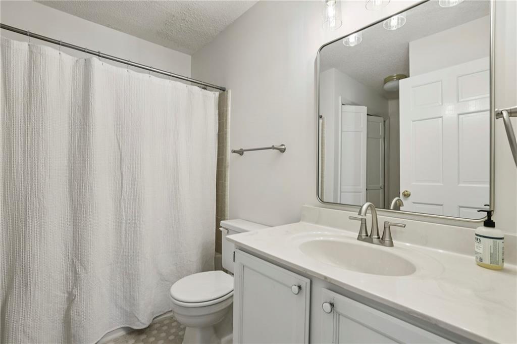 615 Roswell Green Lane