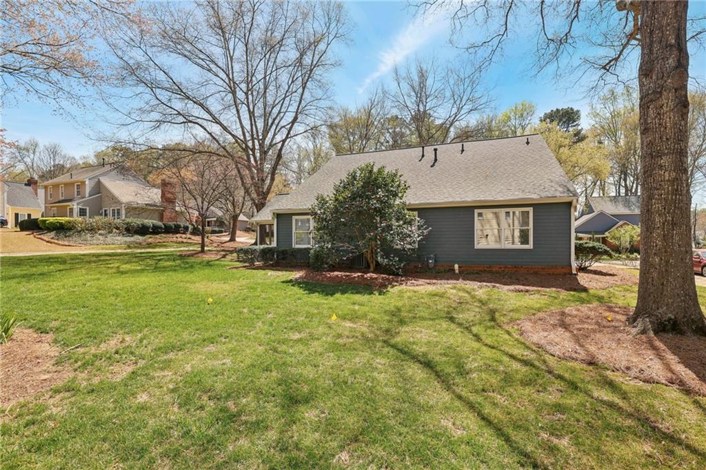 615 Roswell Green Lane