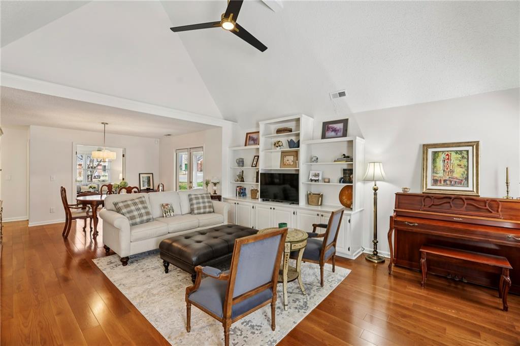 615 Roswell Green Lane