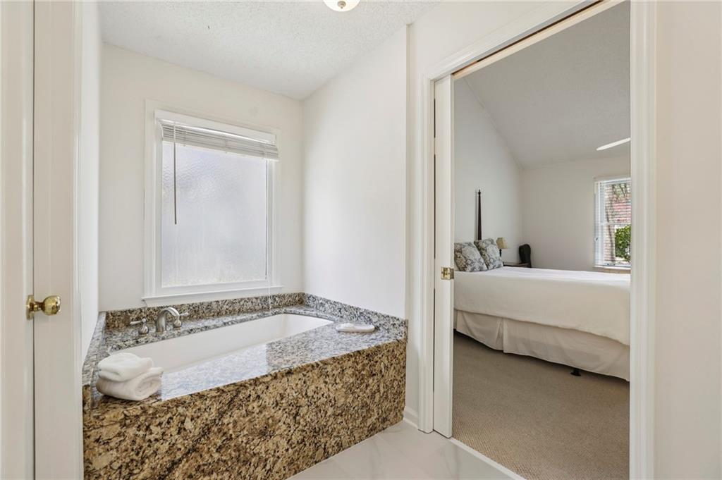 615 Roswell Green Lane