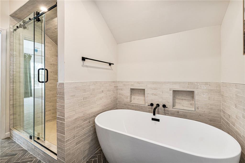 1824 Charline Avenue NE