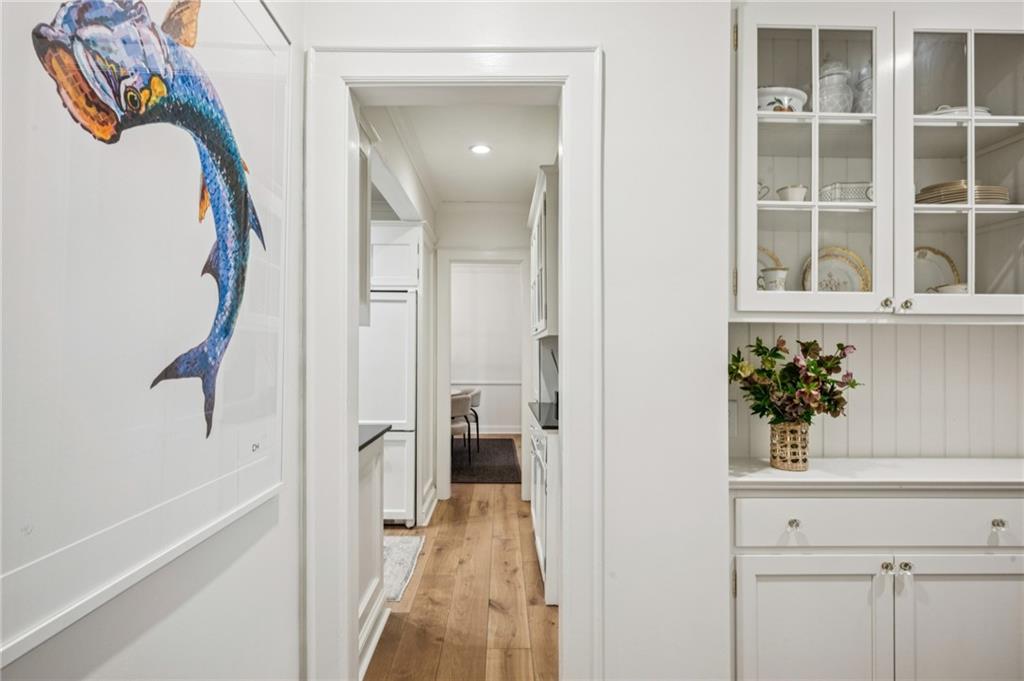 1892 Greystone Road NW