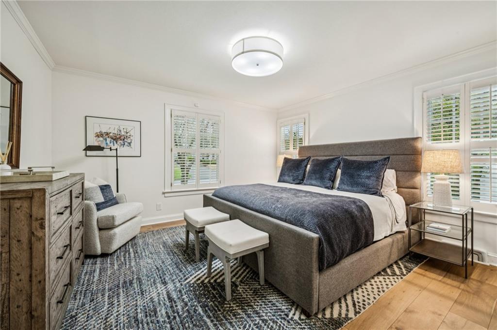 1892 Greystone Road NW