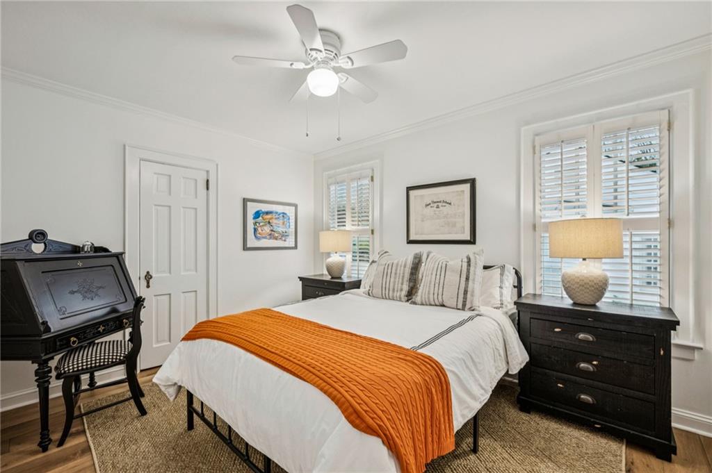 1892 Greystone Road NW