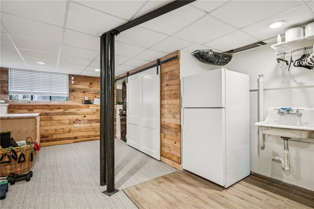 1892 Greystone Road NW