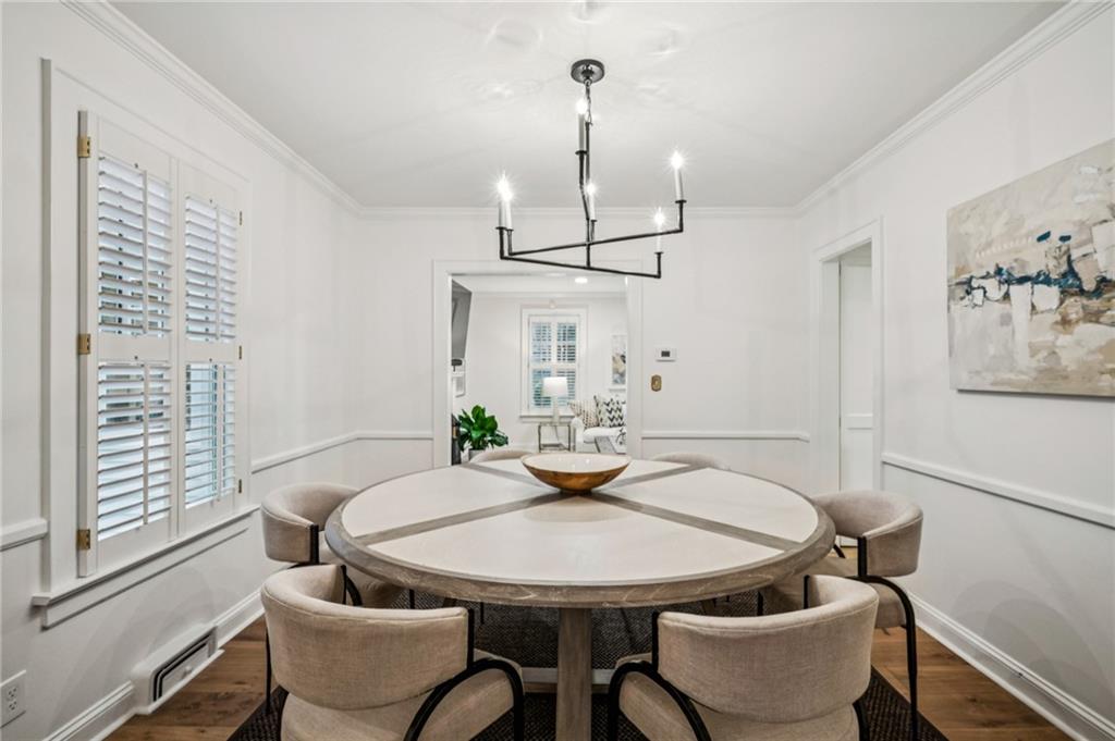 1892 Greystone Road NW