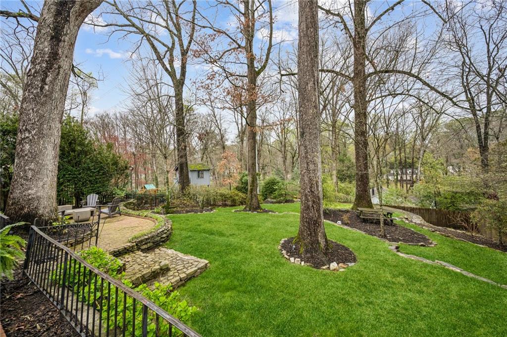 1892 Greystone Road NW