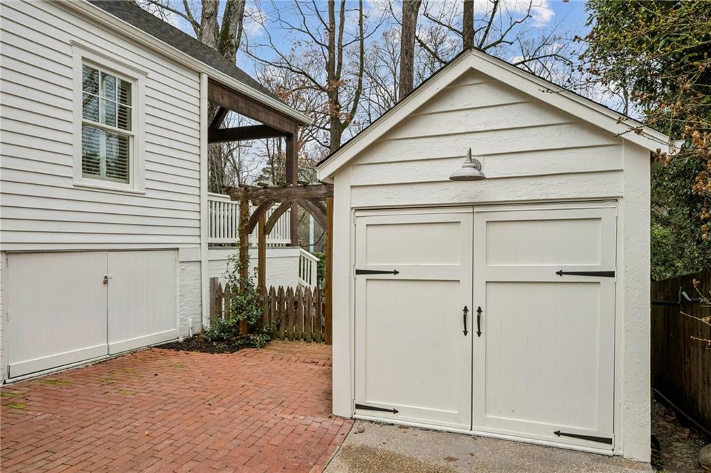 1892 Greystone Road NW