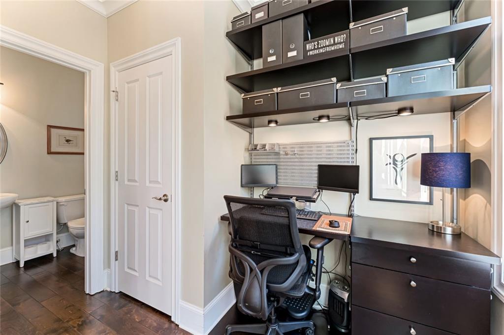 10705 Arlington Point