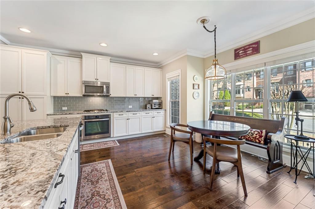 10705 Arlington Point