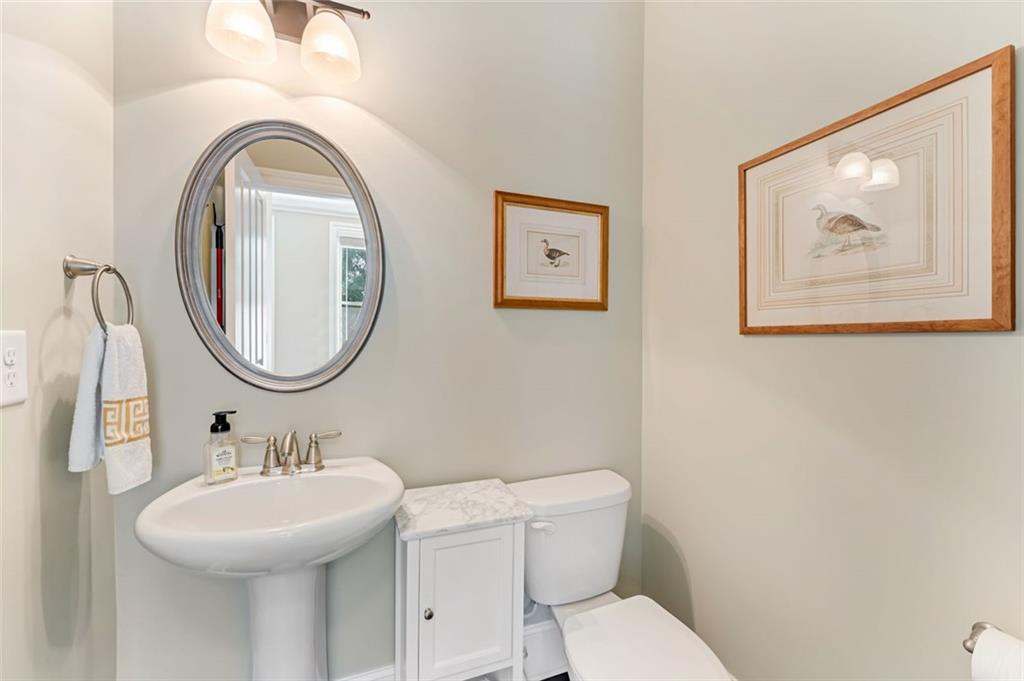 10705 Arlington Point