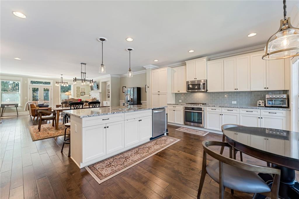 10705 Arlington Point