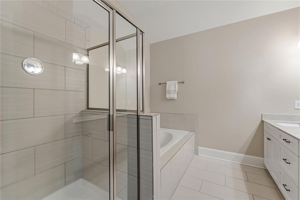 10705 Arlington Point