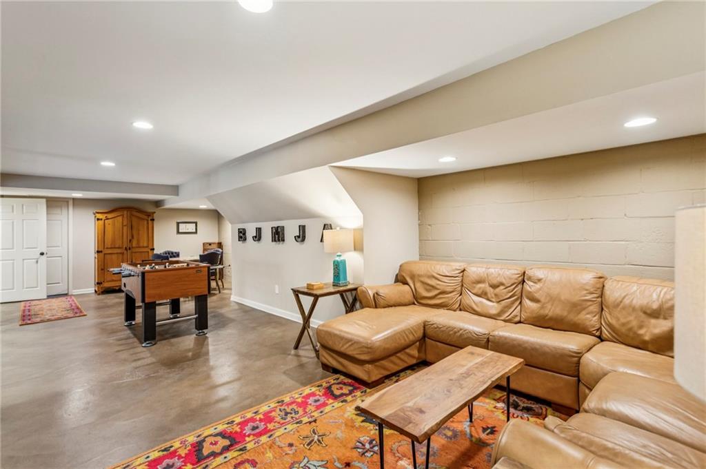 3384 Pine Meadow Road NW