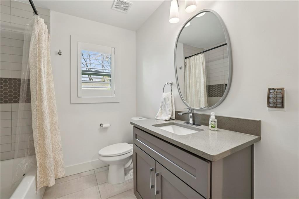 1582 Liberty Avenue SE