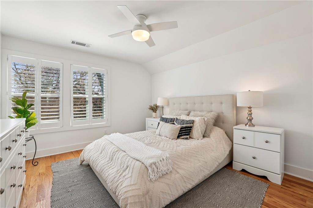 1582 Liberty Avenue SE