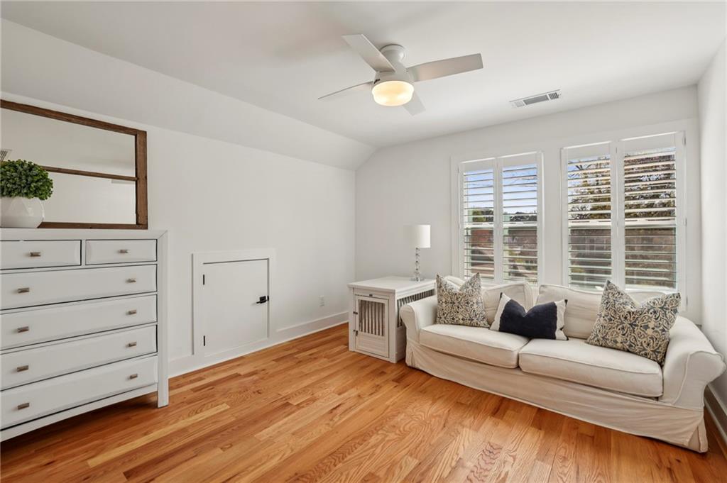 1582 Liberty Avenue SE