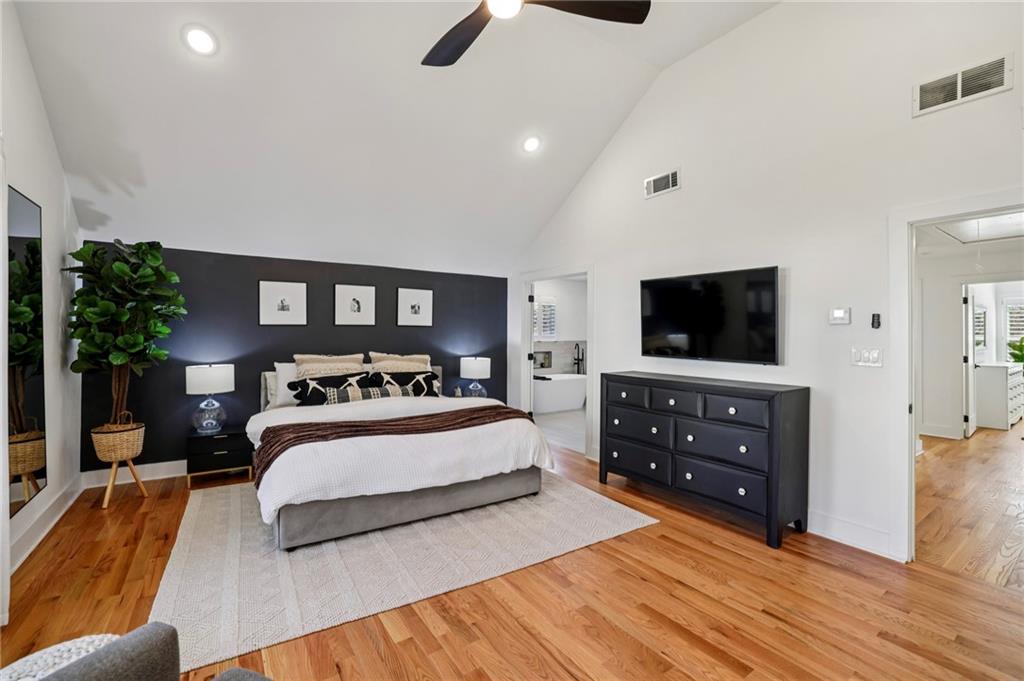 1582 Liberty Avenue SE