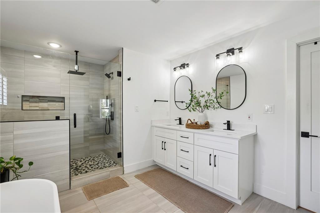 1582 Liberty Avenue SE