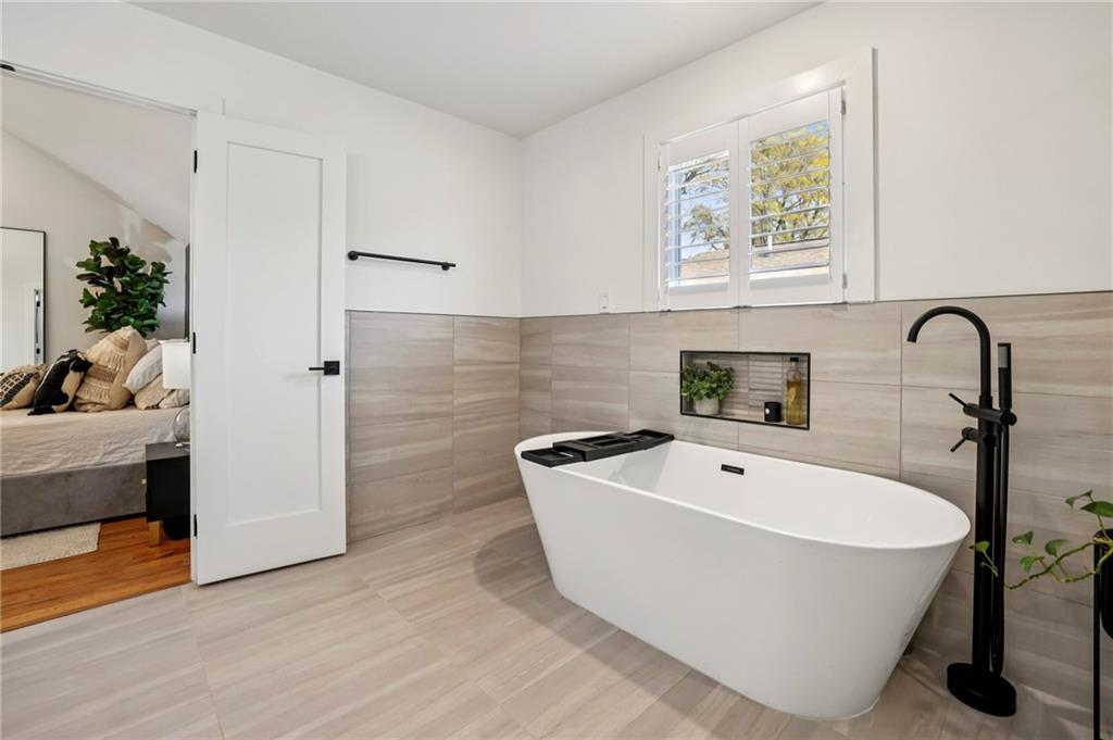 1582 Liberty Avenue SE