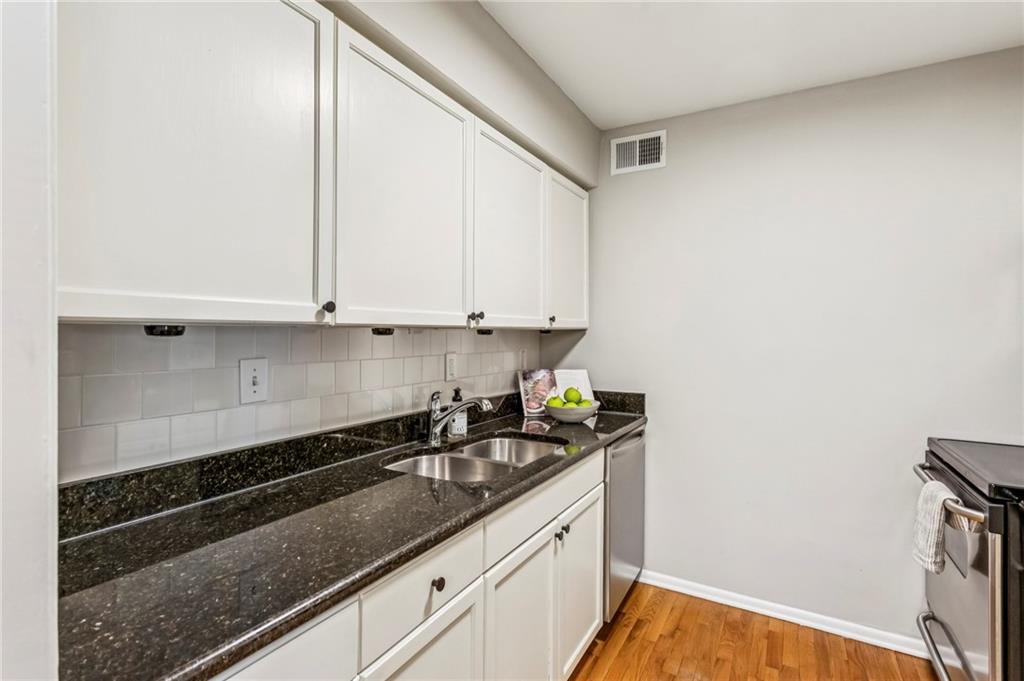 1150 Collier Road NW Unit J11