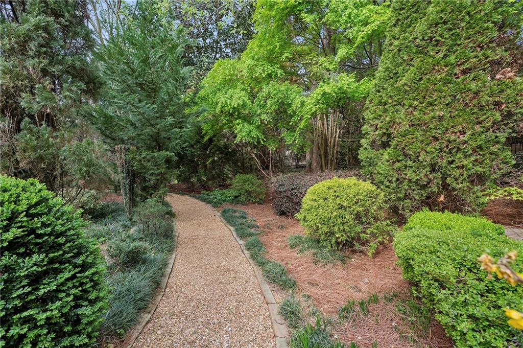 4833 Rivercliff Drive SE