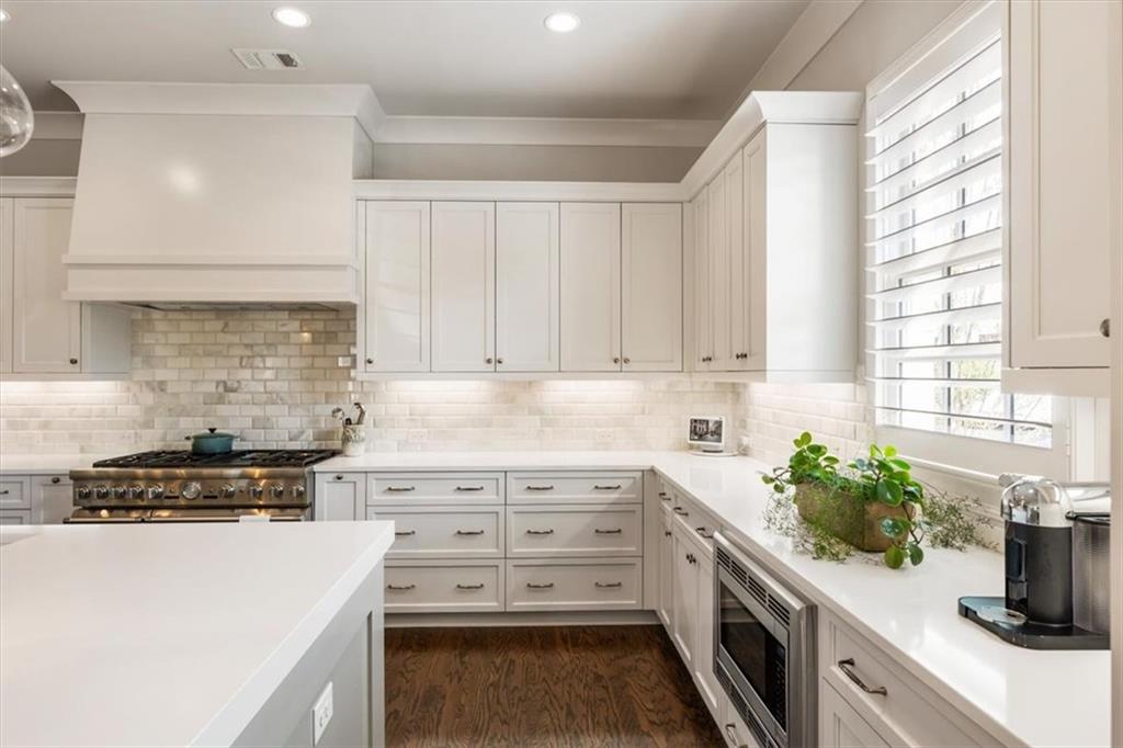 128 Grand Crescent