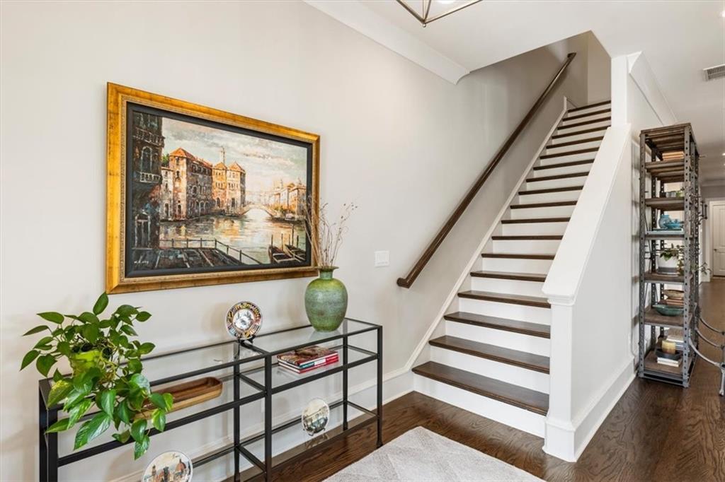 128 Grand Crescent