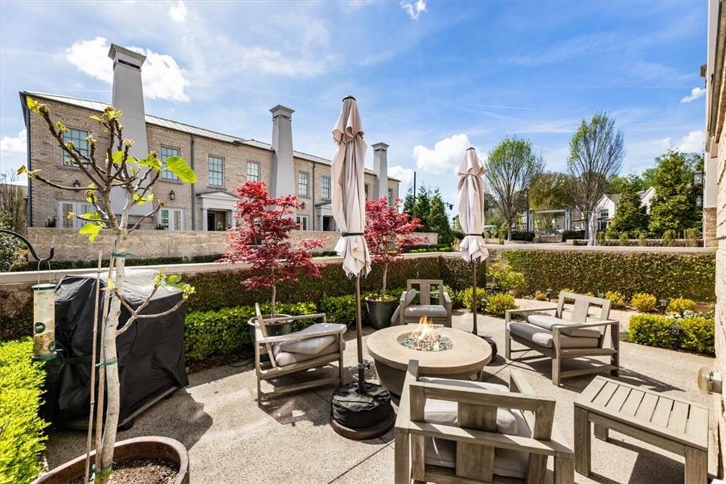 128 Grand Crescent
