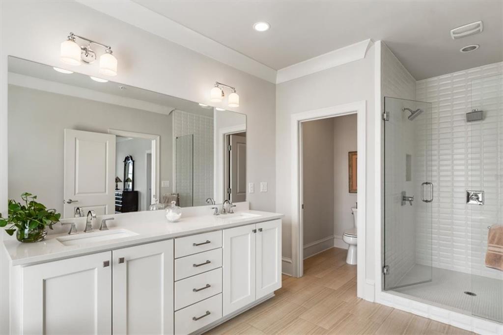 128 Grand Crescent